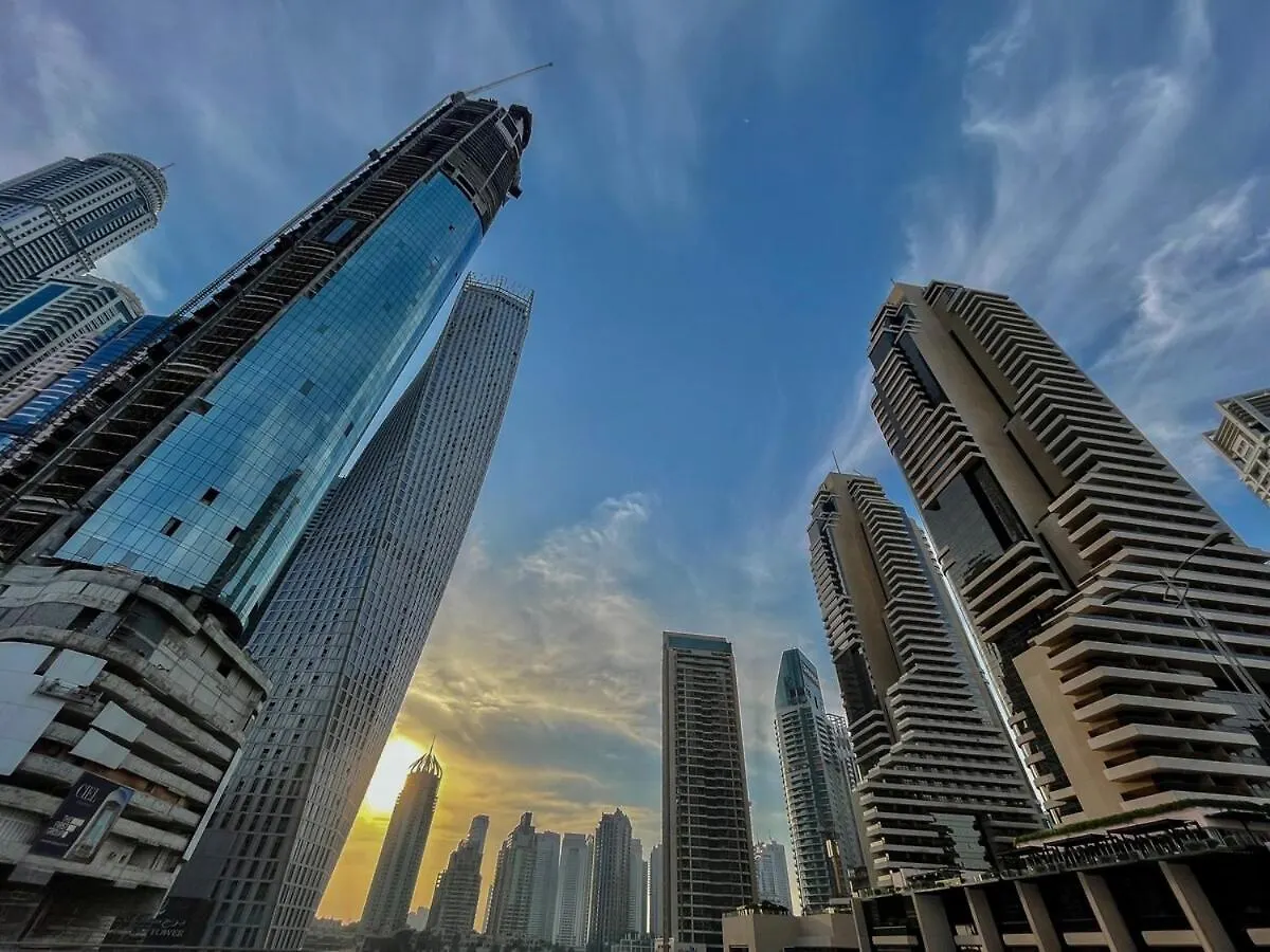Stunning 1-Bedroom Apartment With Marina Views Dubai