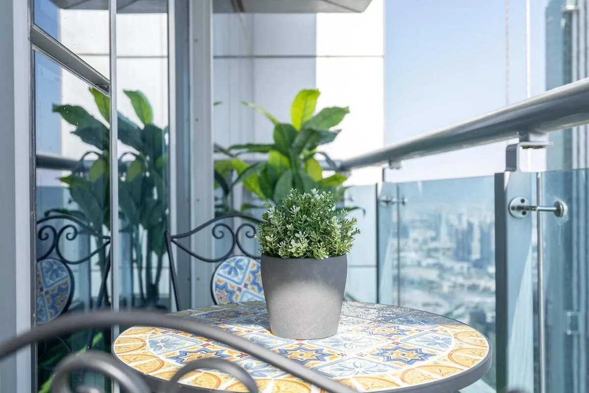 Stunning 1-Bedroom Apartment With Marina Views Dubai