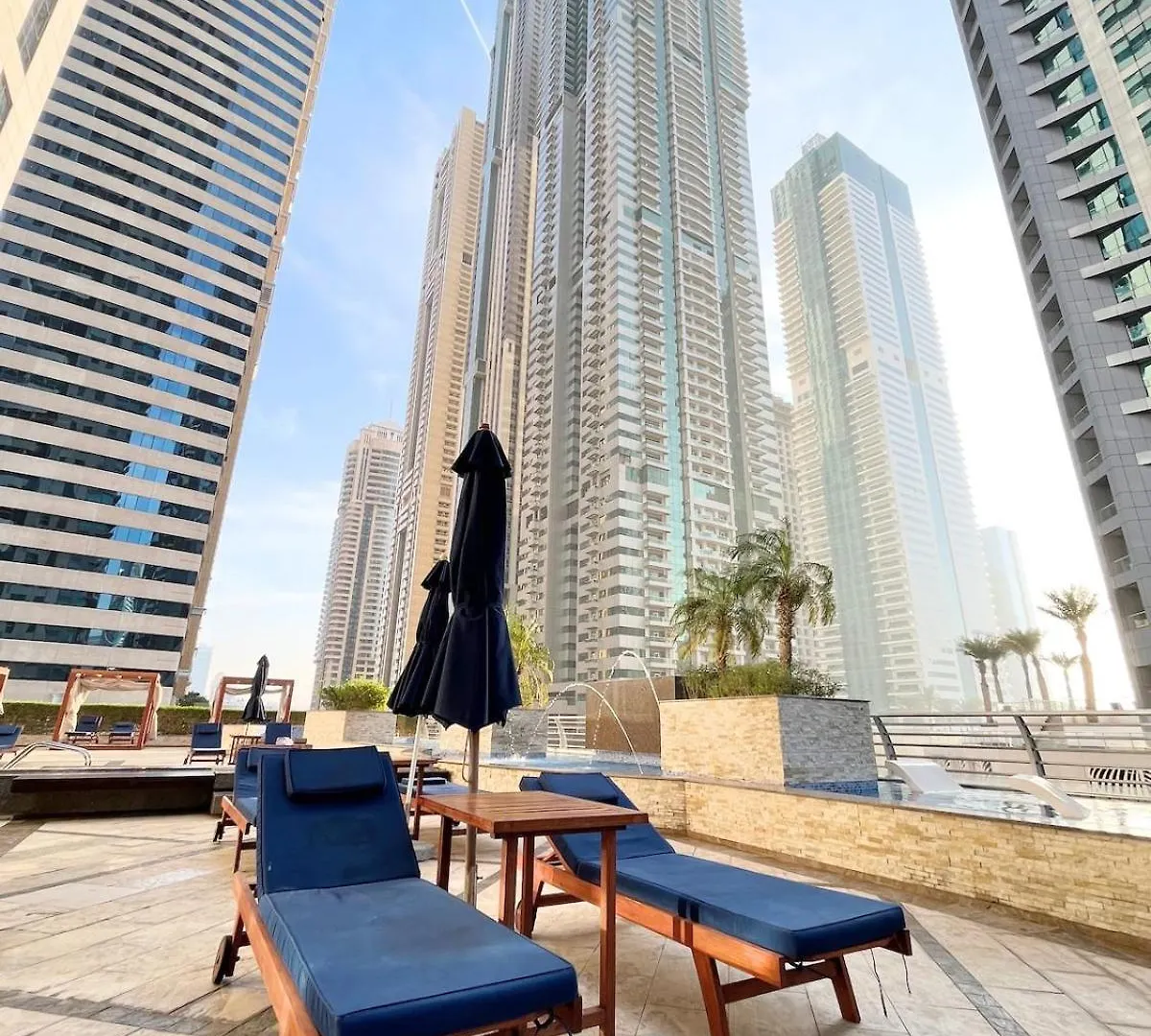 Stunning 1-Bedroom Apartment With Marina Views Dubai