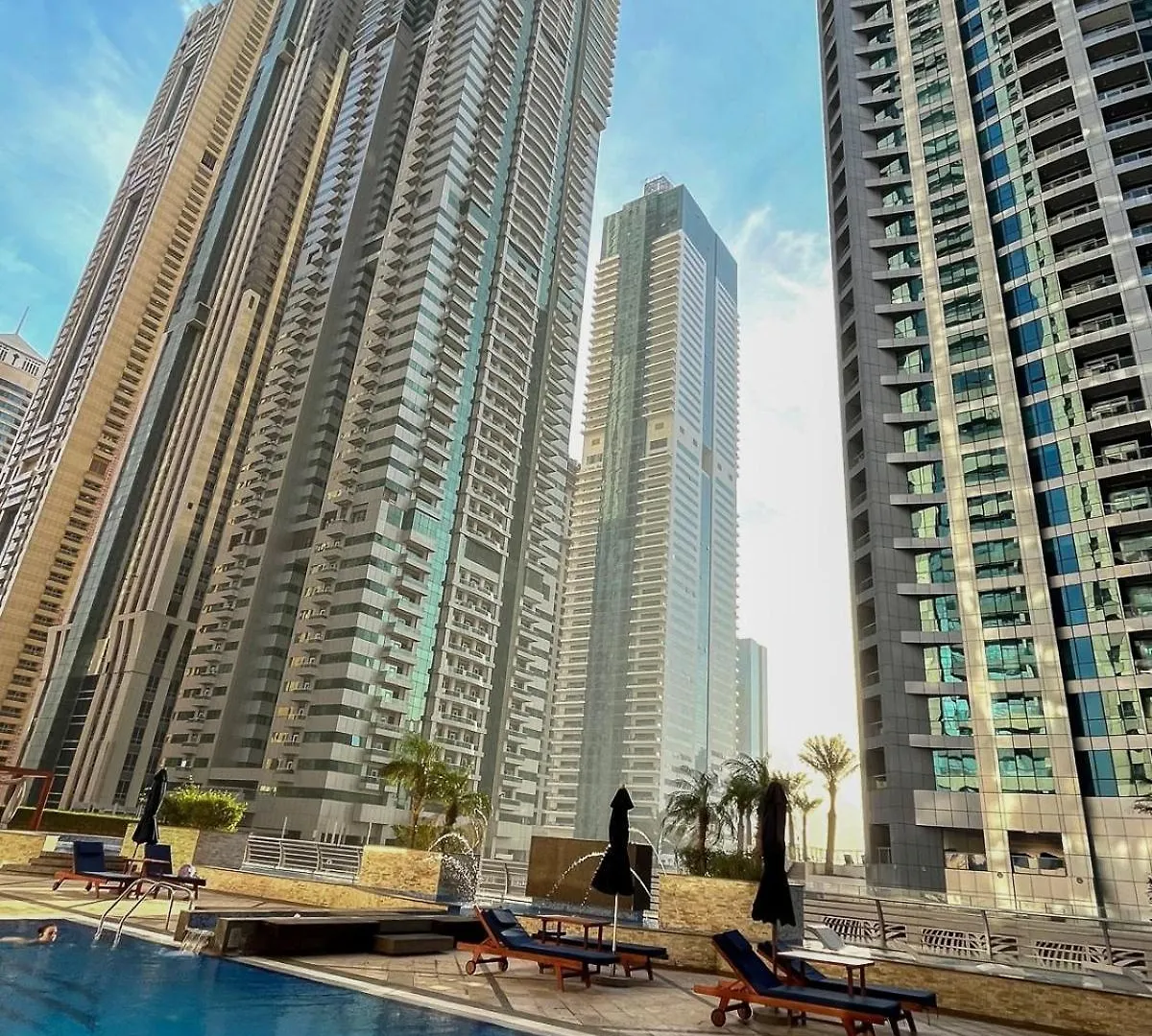 Stunning 1-Bedroom Apartment With Marina Views Dubai