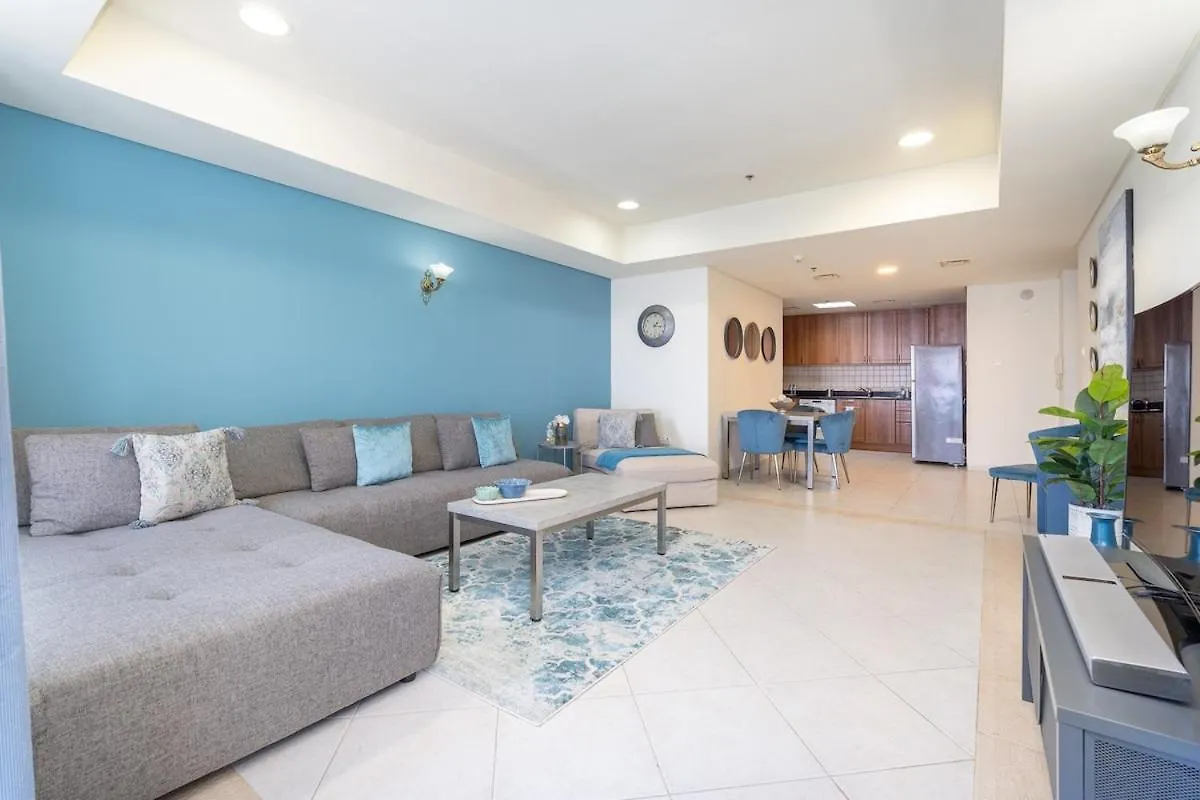 Stunning 1-Bedroom Apartment With Marina Views Dubai