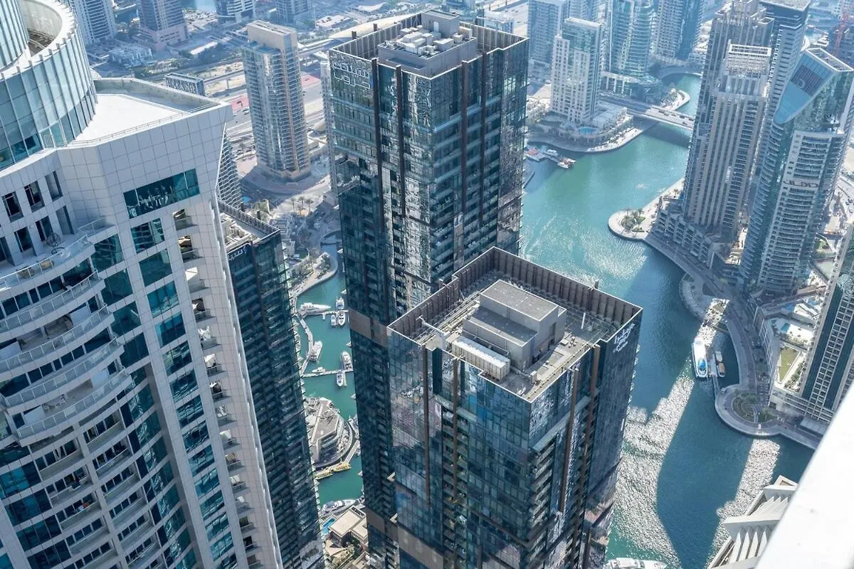 Stunning 1-Bedroom Apartment With Marina Views Dubai