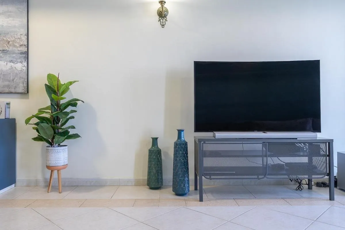 Stunning 1-Bedroom Apartment With Marina Views Dubai 0*,  United Arab Emirates