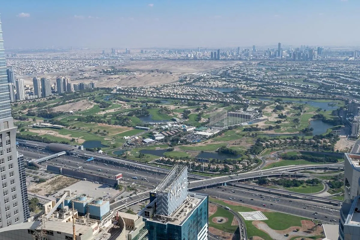 Stunning 1-Bedroom Apartment With Marina Views Dubai