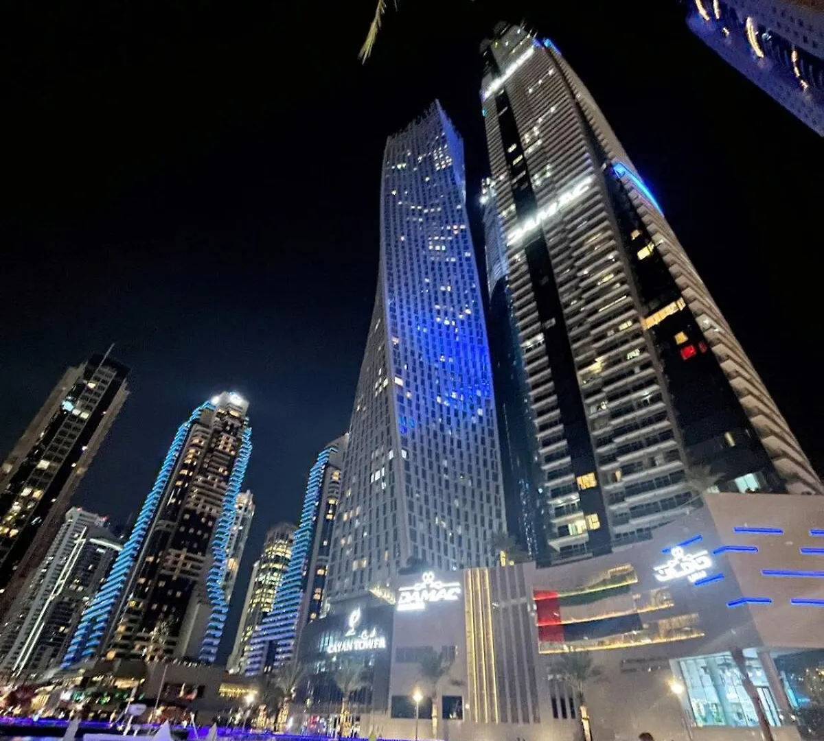 Stunning 1-Bedroom Apartment With Marina Views Dubai 0*,